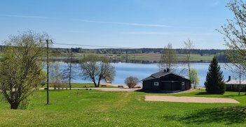 Harrin uimarannan sauna lämpiää aina keskiviikkoisin 19.6.2024 alkaen klo 15.00-21.00. Saunan käyttö on maksutonta ja lämmitystä jatketaan ainakin 31.8. saakka.